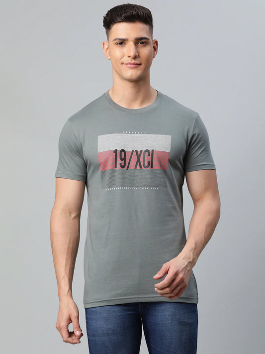 Men Grey Typography Printed Slim Fit T-shirt