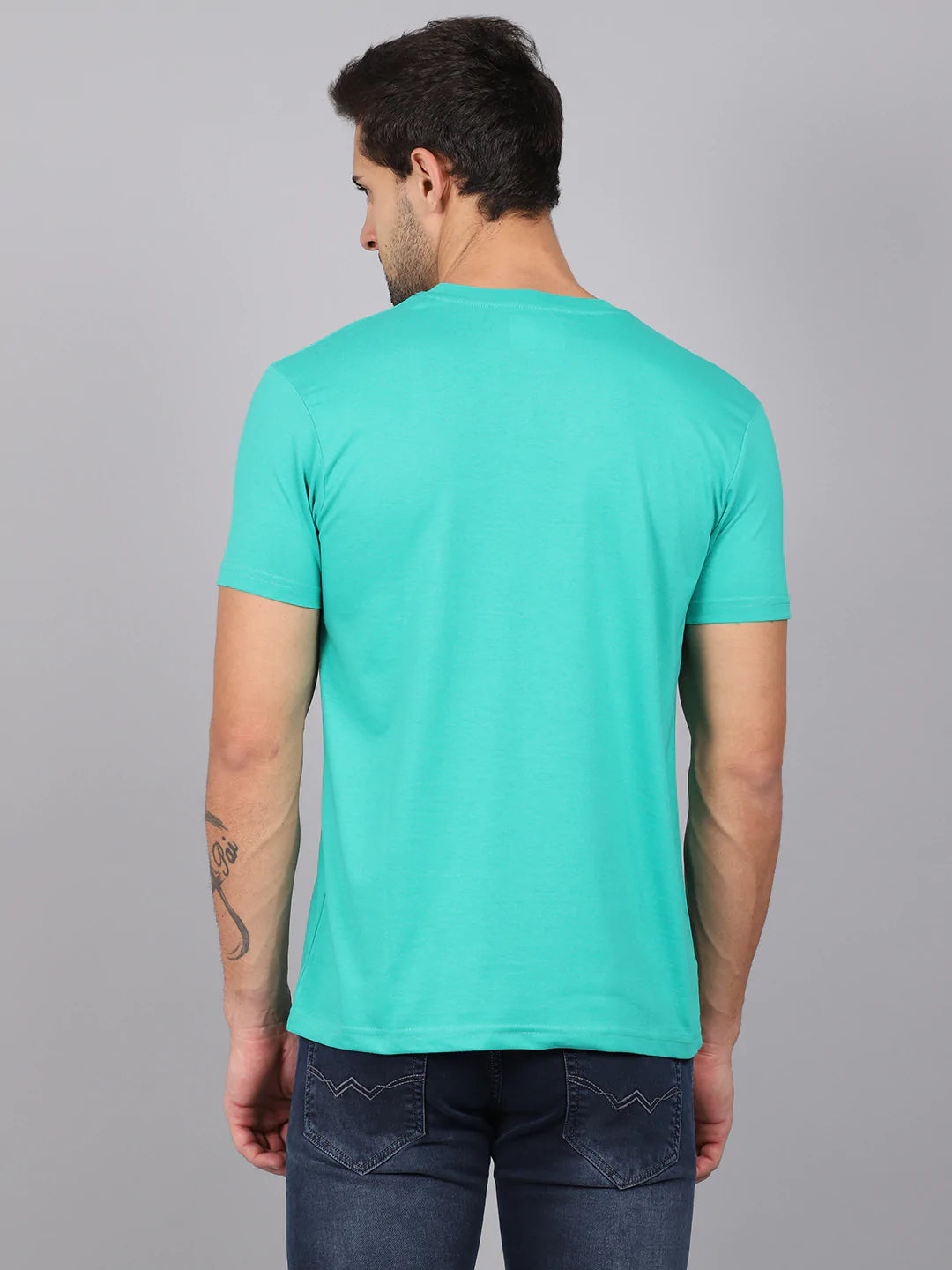 Men Green Typography Printed Slim Fit T-shirt