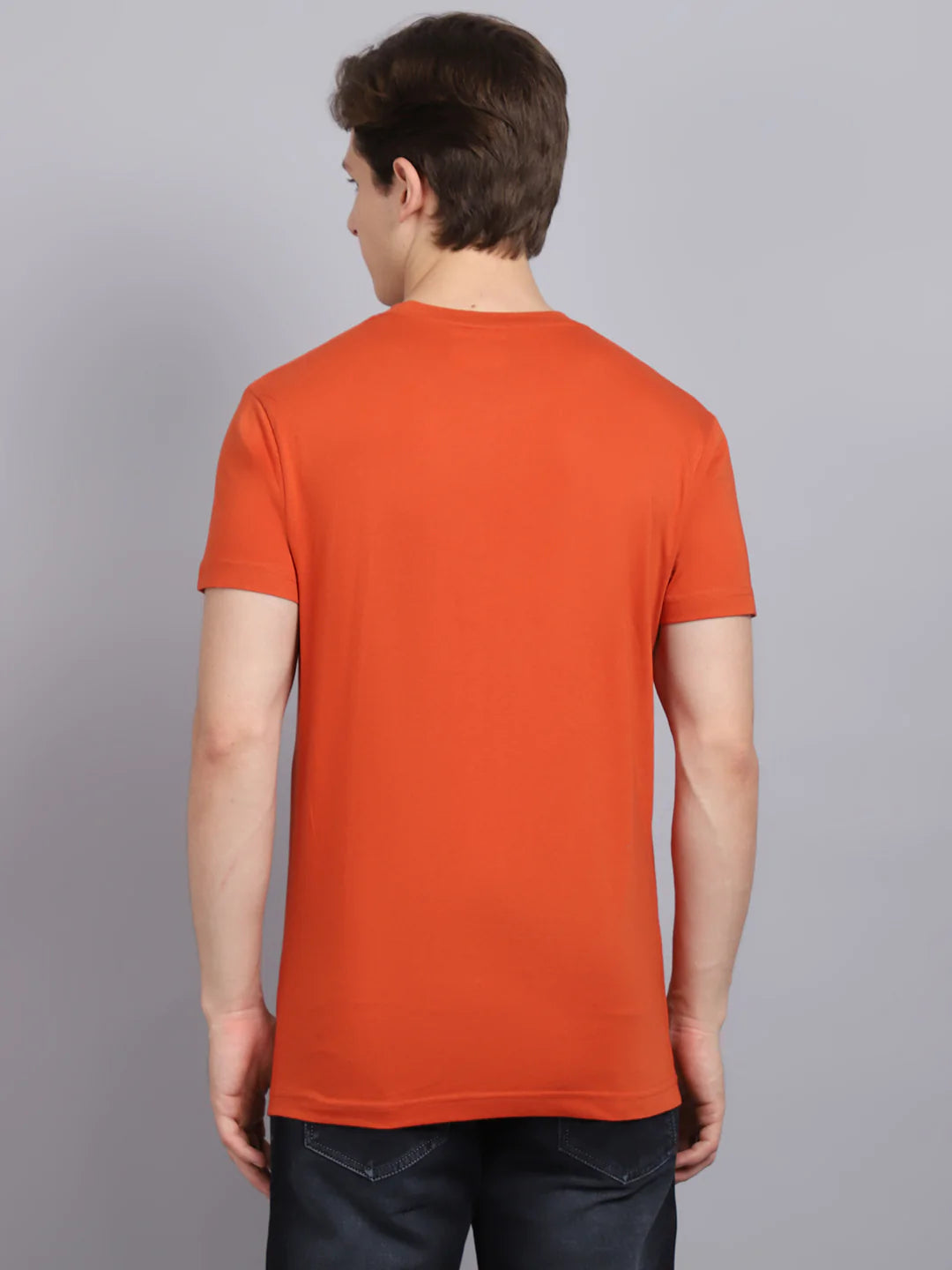 Men Peach-Coloured Typography Printed Slim Fit T-shirt