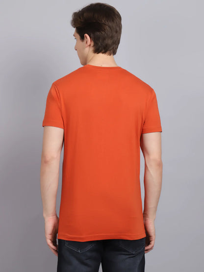 Men Peach-Coloured Typography Printed Slim Fit T-shirt