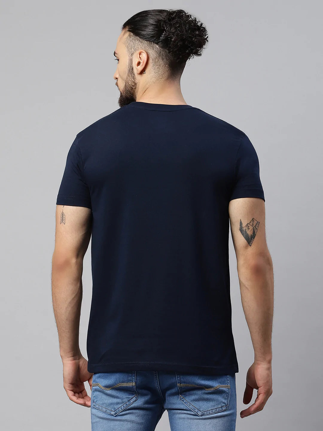 Men Navy Blue Typography Printed Raw Edge Slim Fit T-shirt