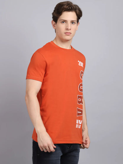 Men Peach-Coloured Typography Printed Slim Fit T-shirt